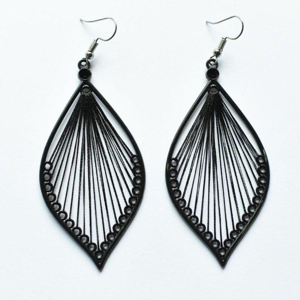 Sophisticated Leaf Earrings Black